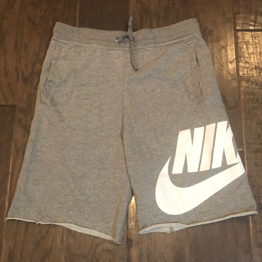 Boys Nike athletic shorts Large